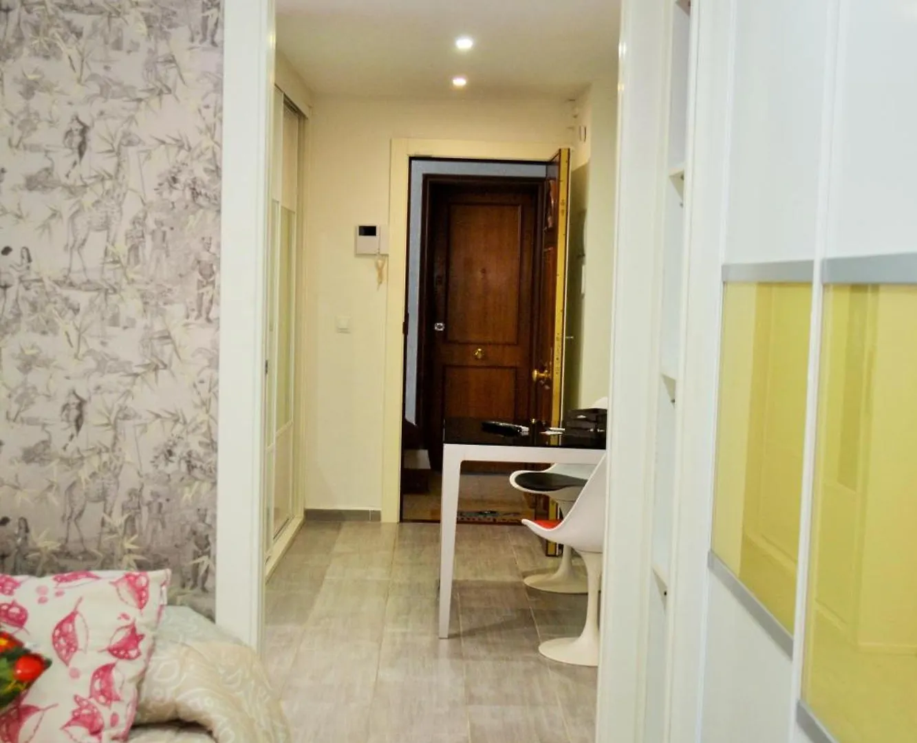 Centro Suites Vialia マラガ アパート