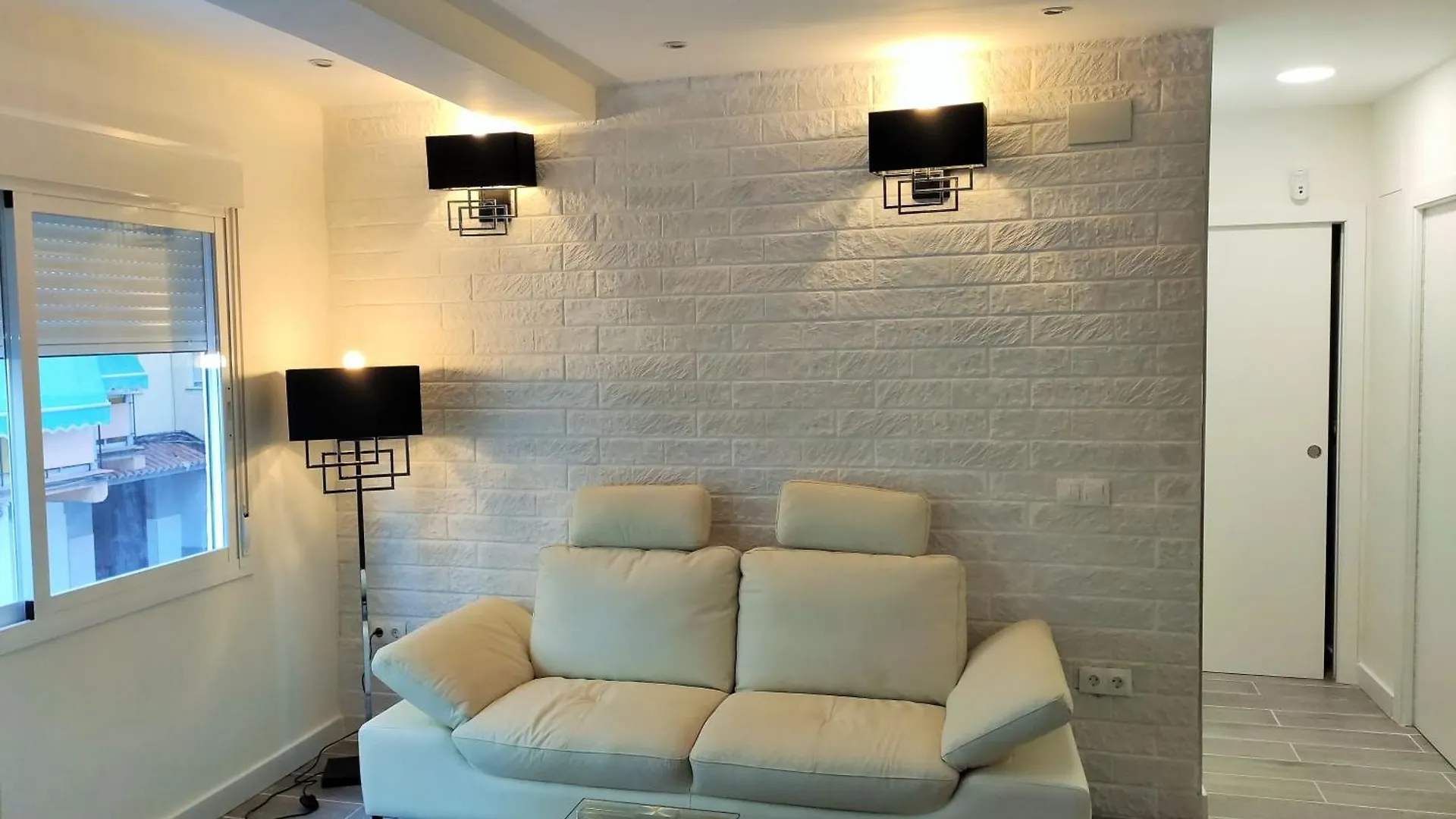Centro Suites Vialia マラガ アパート